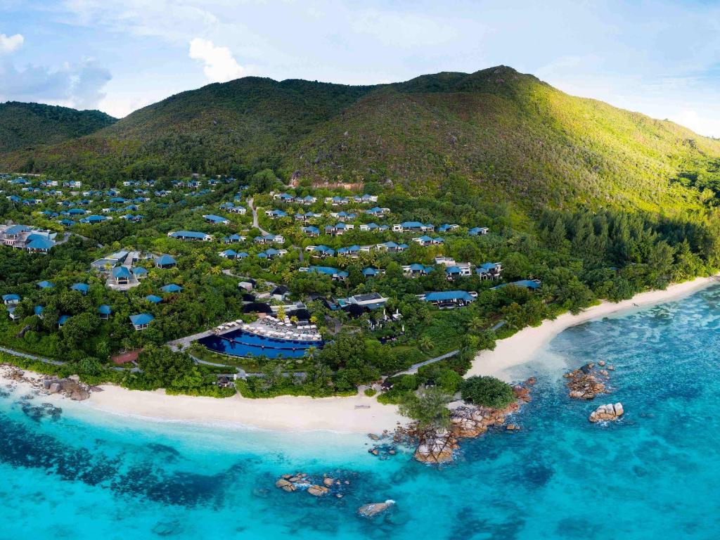 Raffles Praslin