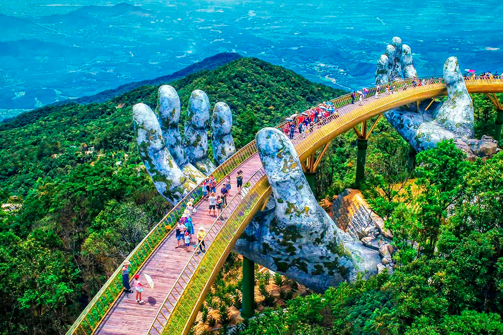 Вьетнам. Дананг. Золотой мост